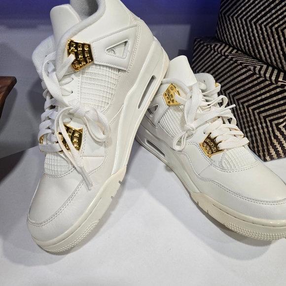 Jordan 4 - Picture 1 of 9